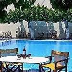 Otel Artemis Santorini Kamári