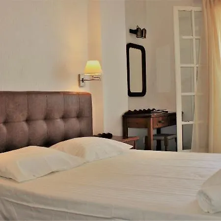 Artemis Santorini 3* Kamári