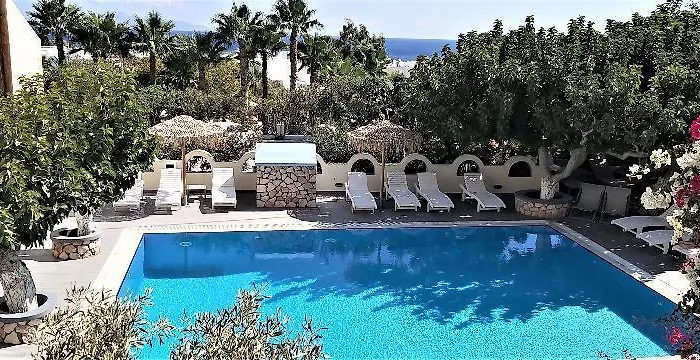 Artemis Santorini Hotel Kamári