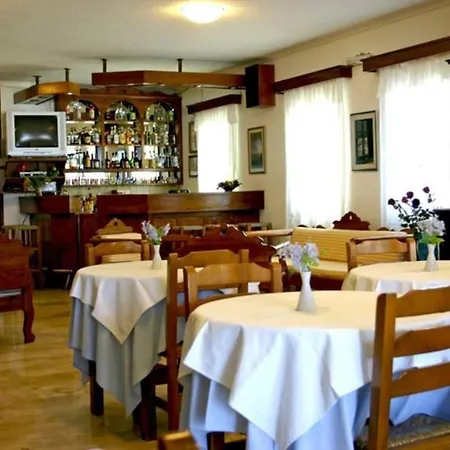 Hotel Artemis Santorini Kamári