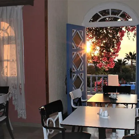 Artemis Santorini Hotel Kamári