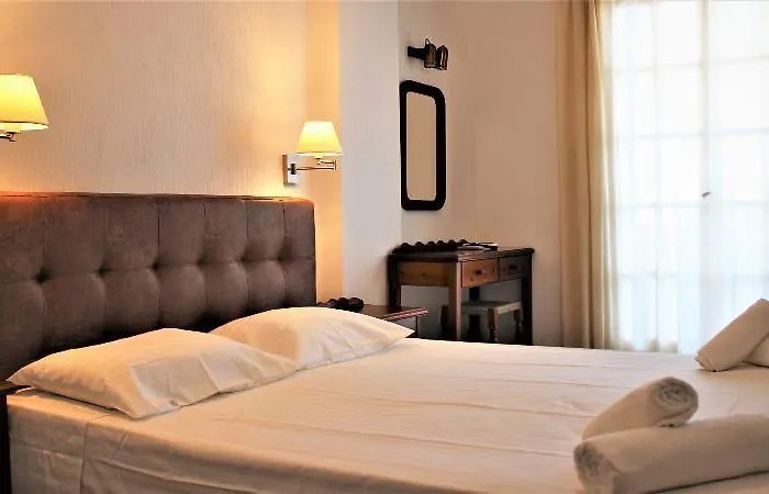 Artemis Santorini Kamari (Santorini)