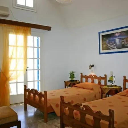 ホテル Artemis Santorini 3*