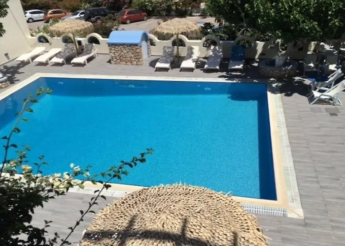 מלון Artemis Santorini Kamári