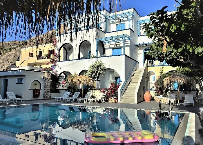 Artemis Santorini Kamári